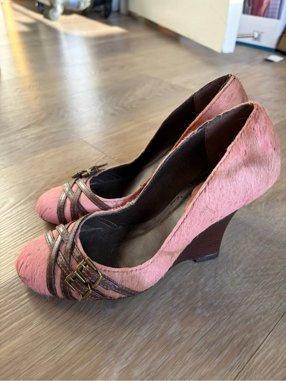 Schutz Pink Calf Hair Buckle Wedge Heels Size 5